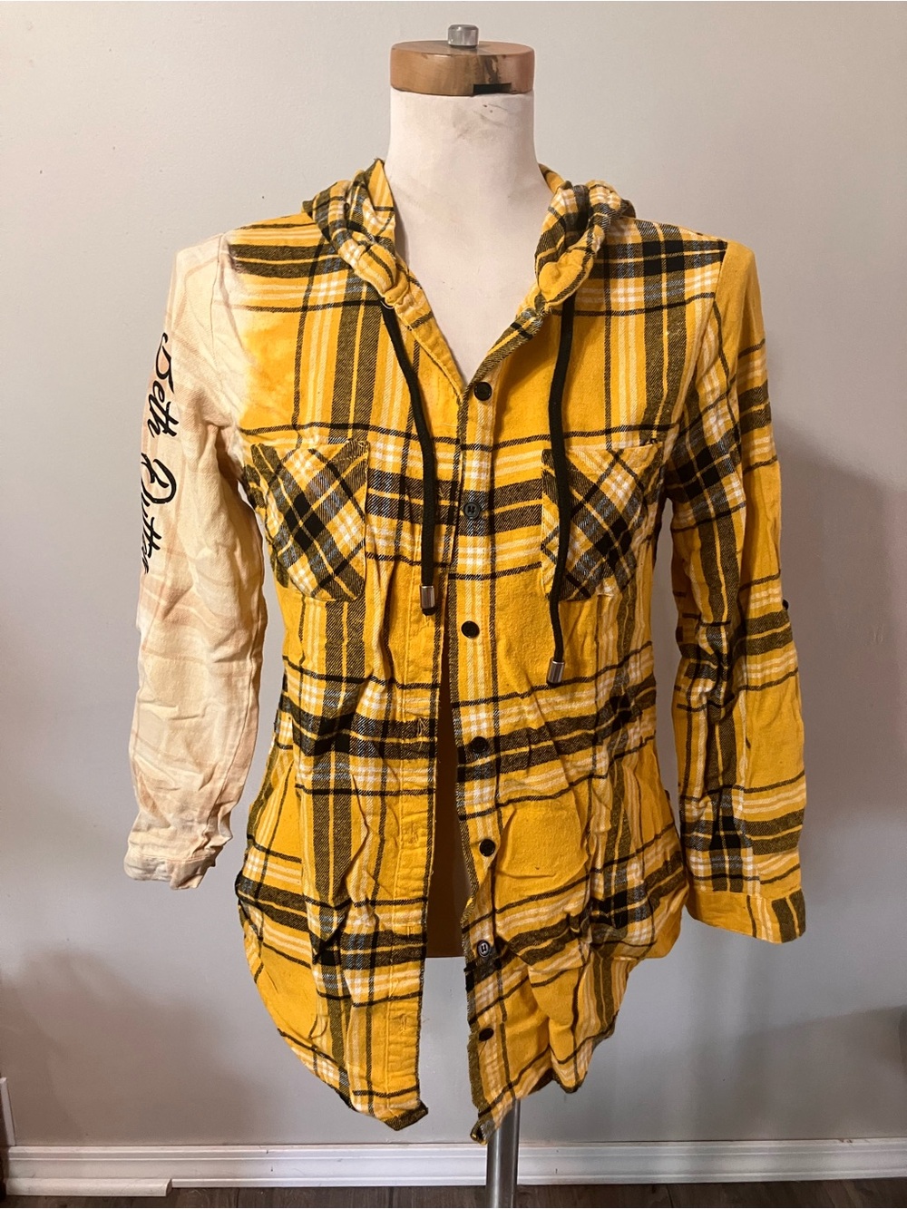 No Boundaries Yellow Plaid Hooded Flannel Shirt Jacket